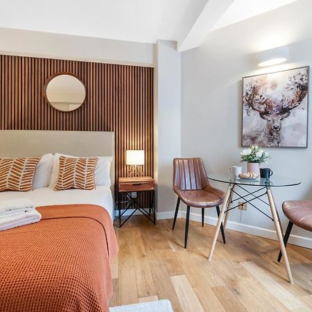 Elegant Apartment In Chelsea Лондон Екстериор снимка