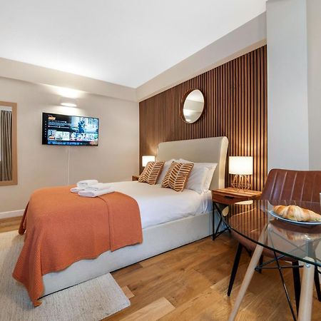 Elegant Apartment In Chelsea Лондон Екстериор снимка