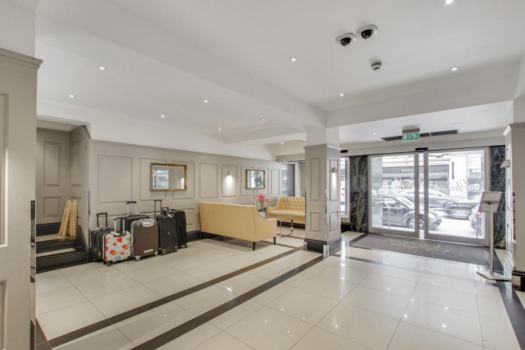 Elegant Apartment In Chelsea Лондон Екстериор снимка