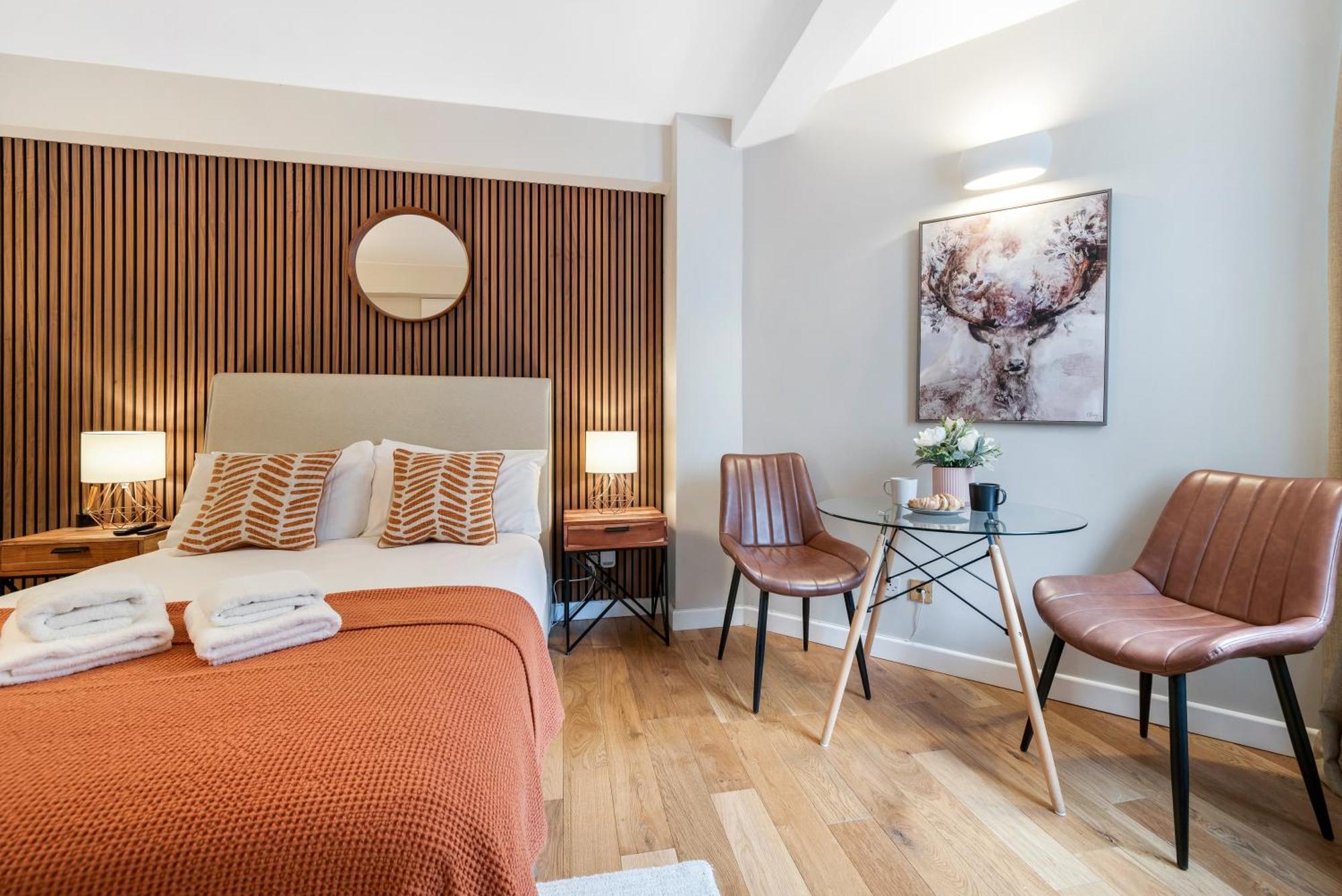 Elegant Apartment In Chelsea Лондон Екстериор снимка